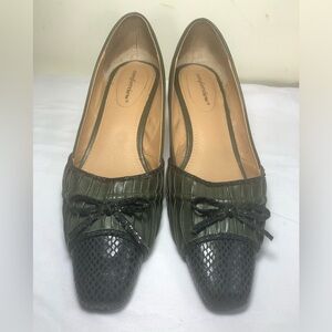 comfortview Olive Green Textured Toe Ballet Heels